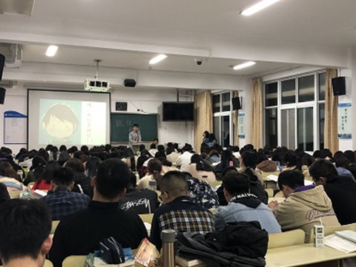 2018级口腔7.8班成功举办“诚信教育”主题班会