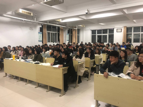 2018级 口腔3.4班成功举办“新学期新目标”主题班会