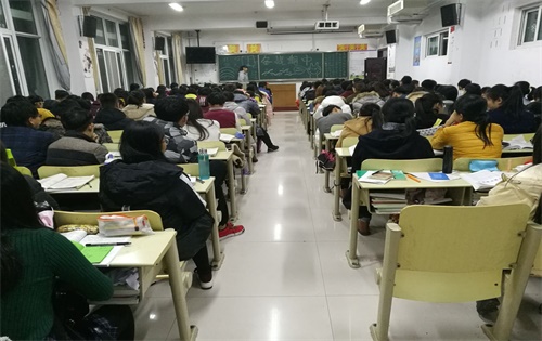 菏泽医专2016级口腔7.8班备战期中，打好大学第一枪主题班会